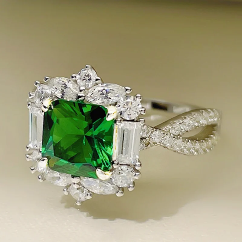 Huitan 925 Sterling Silver CZ Lady's Ring Elegant Accessory for Sophisticated Women Suitable for Anniversary Party