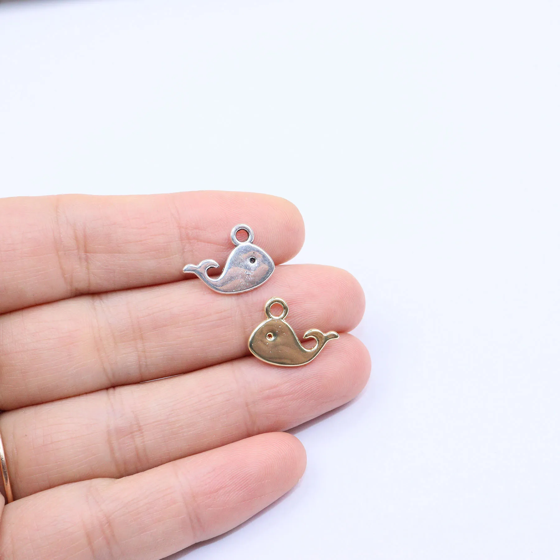 Eruifa 20pcs Pretty whale Zinc Alloy Fashion Jewelry DIY Handmade Charms Pendant Women Girl Necklace, Earring Bracelet 2 Colors