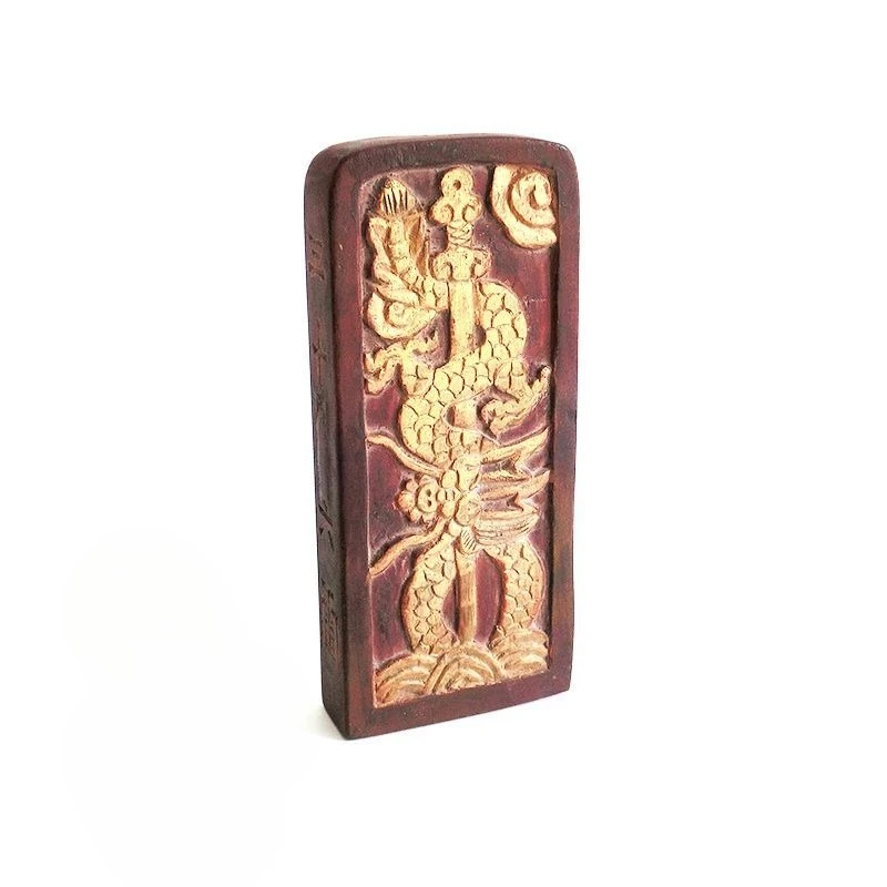 The old token Five Thunder Orders Fire Dragon Pan Sword is all handmade and has been hidden