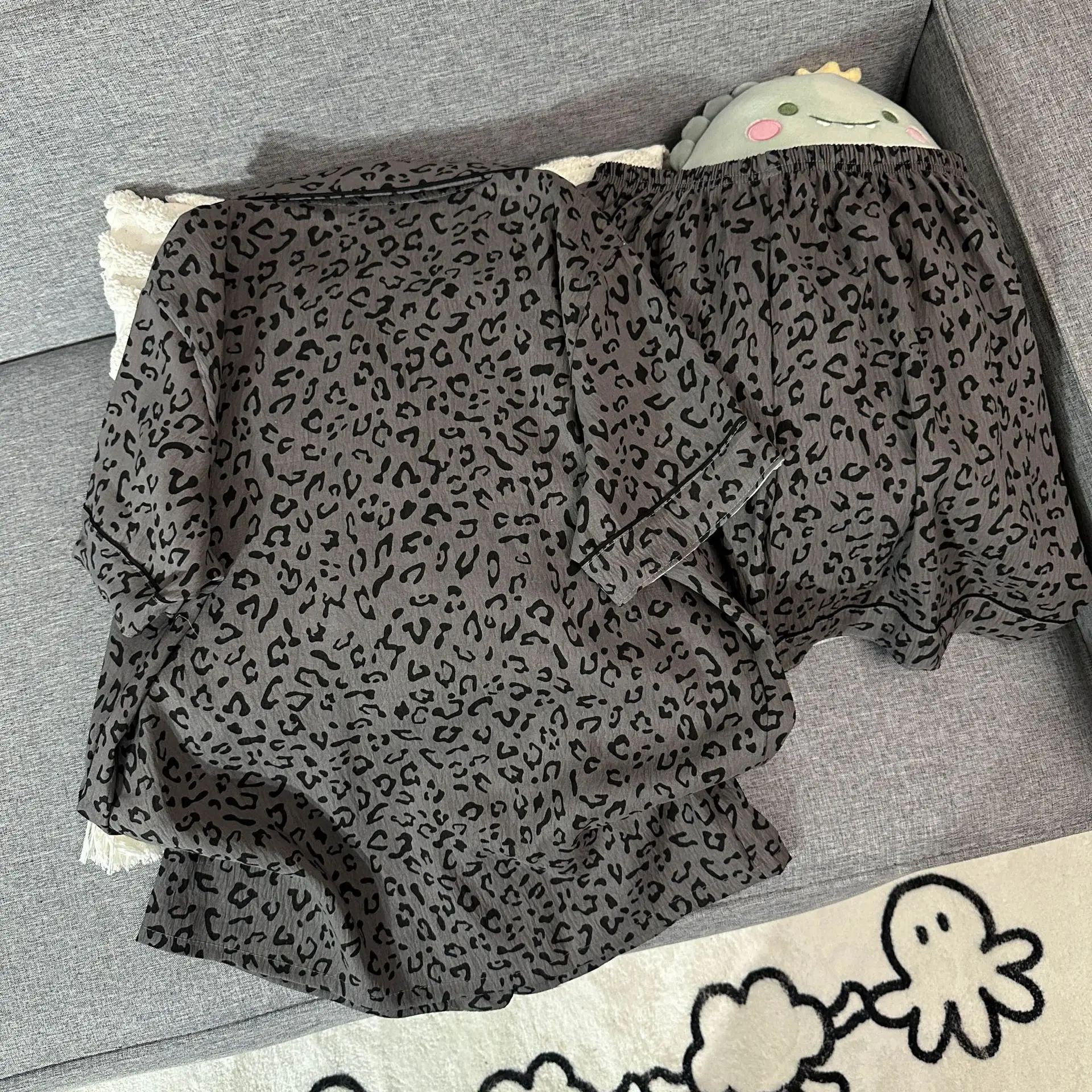 Sleepwear Women's Summer 2026 New Short Sleeved Shorts Black Leopard Print Pattern Breathable College Students' Pajamas Homewear