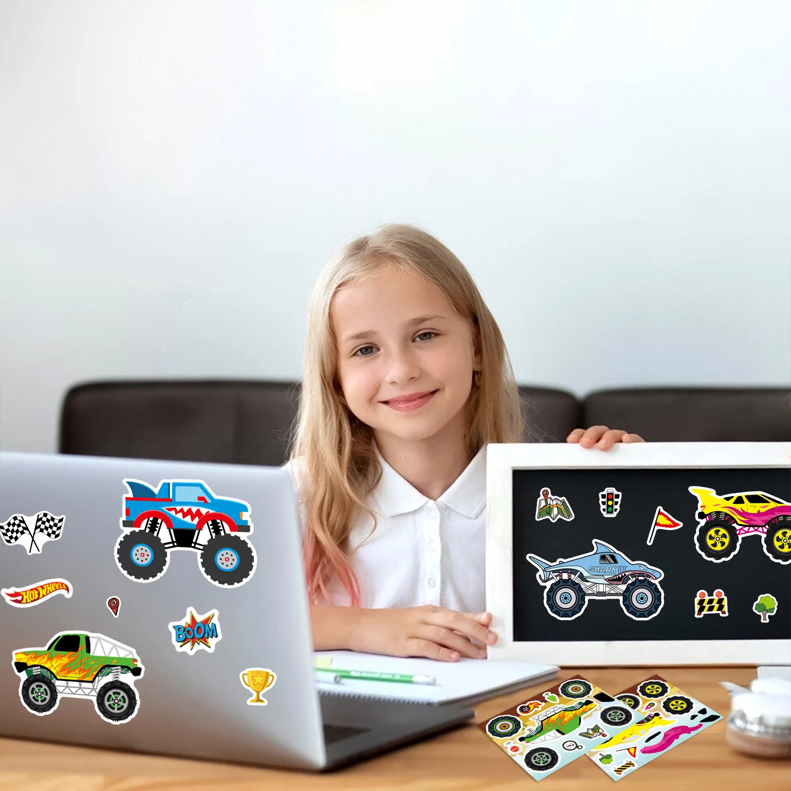 8/16 Vellen Cool Big Foot Winkelwagen Maak een Gezicht Puzzelstickers Decoratie Laptop Telefoon Gitaar Skateboard Koelkast Cup Klassiek Kinderspeelgoed