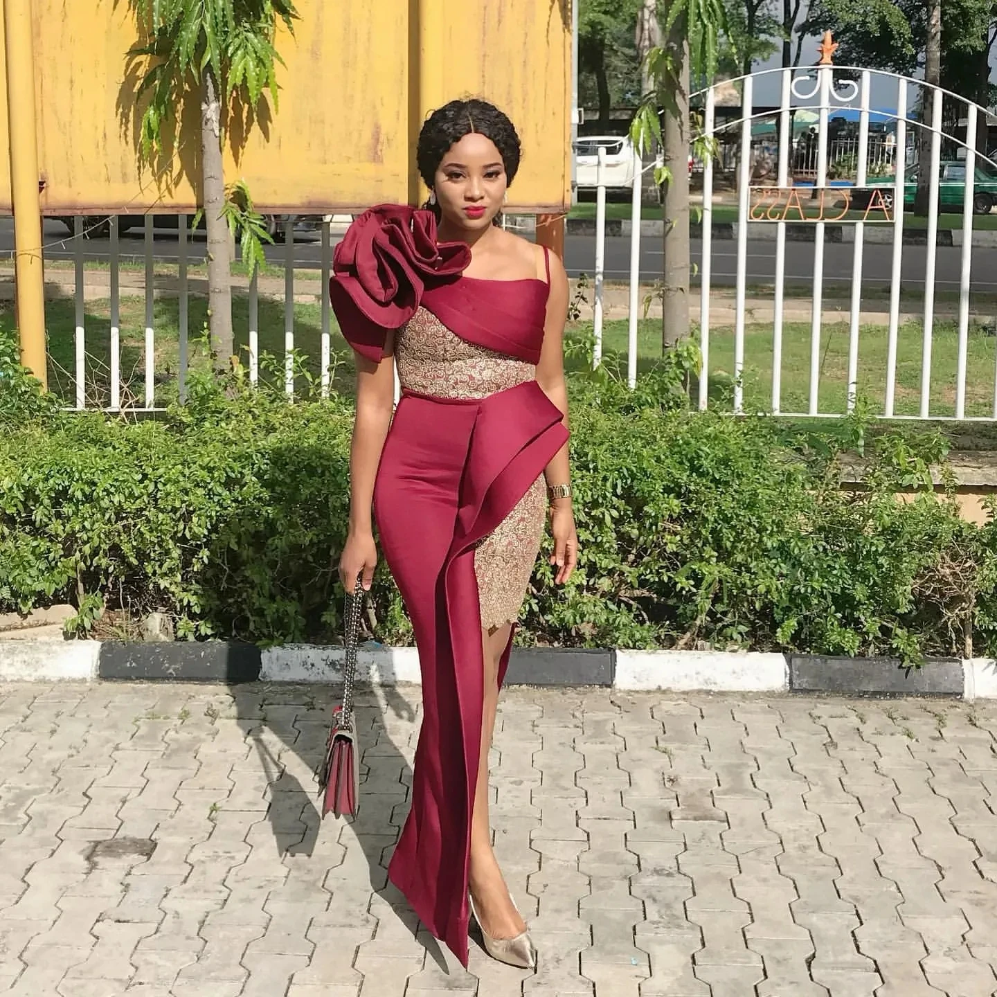 

Burgundy Aso Ebi African Evening Dresses Sheath Spaghetti Strap Lace Dubai Saudi Arabic Black Girls Evening Gown Prom Customized