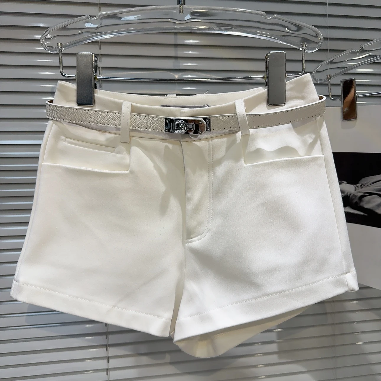 Printemps 2026 à la mode métal bleu ceinture de taille mince couleur Pure coton soie costume t-quarts longueur orthès pour les femmes décontracté Stra...