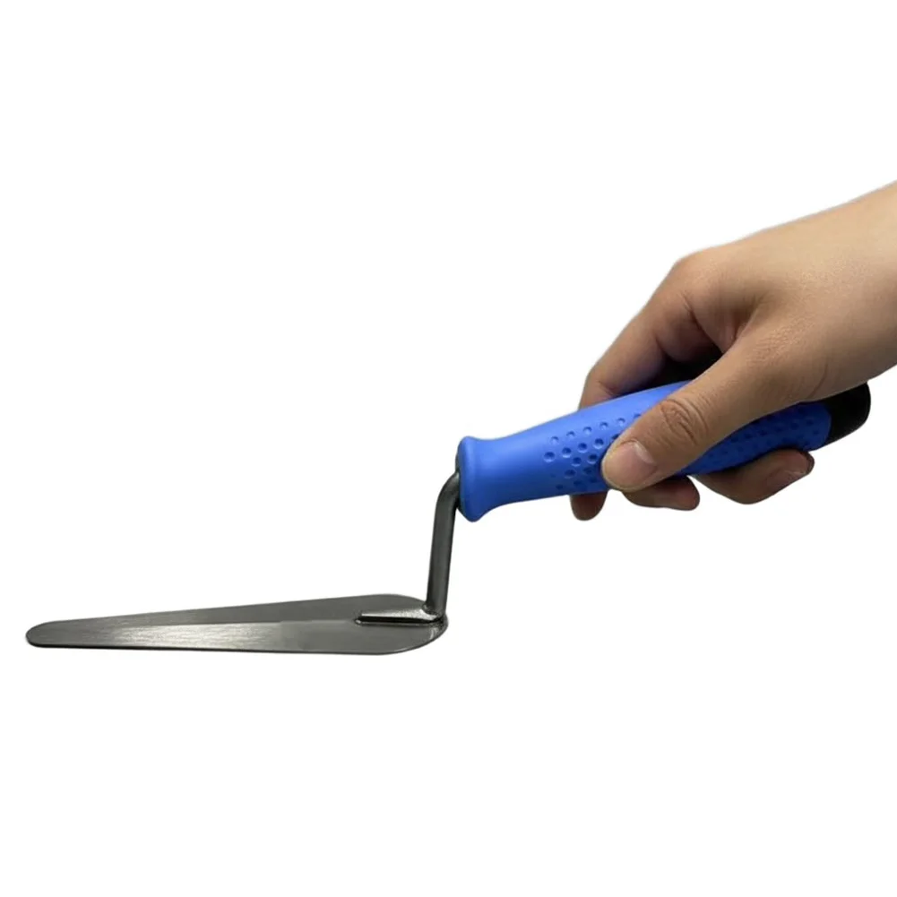 

Three Piece Set of Plastering Knives with Ergonomic Handles for Reliable Performance in Garden Renovation and Wall Works