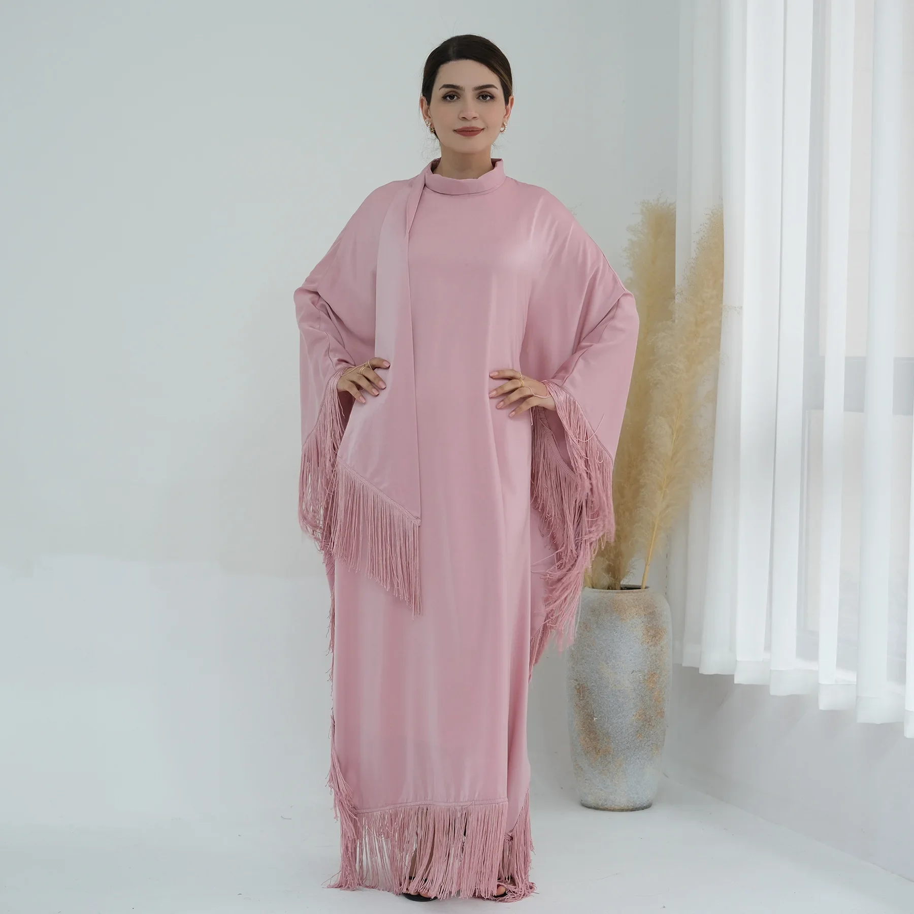 

Moroccan Kaftan Muslim Dress Women Beautiful Bat Sleeves Abayas for Women Tassel Turkey Dubai Abayas Elegance Evening Dresses