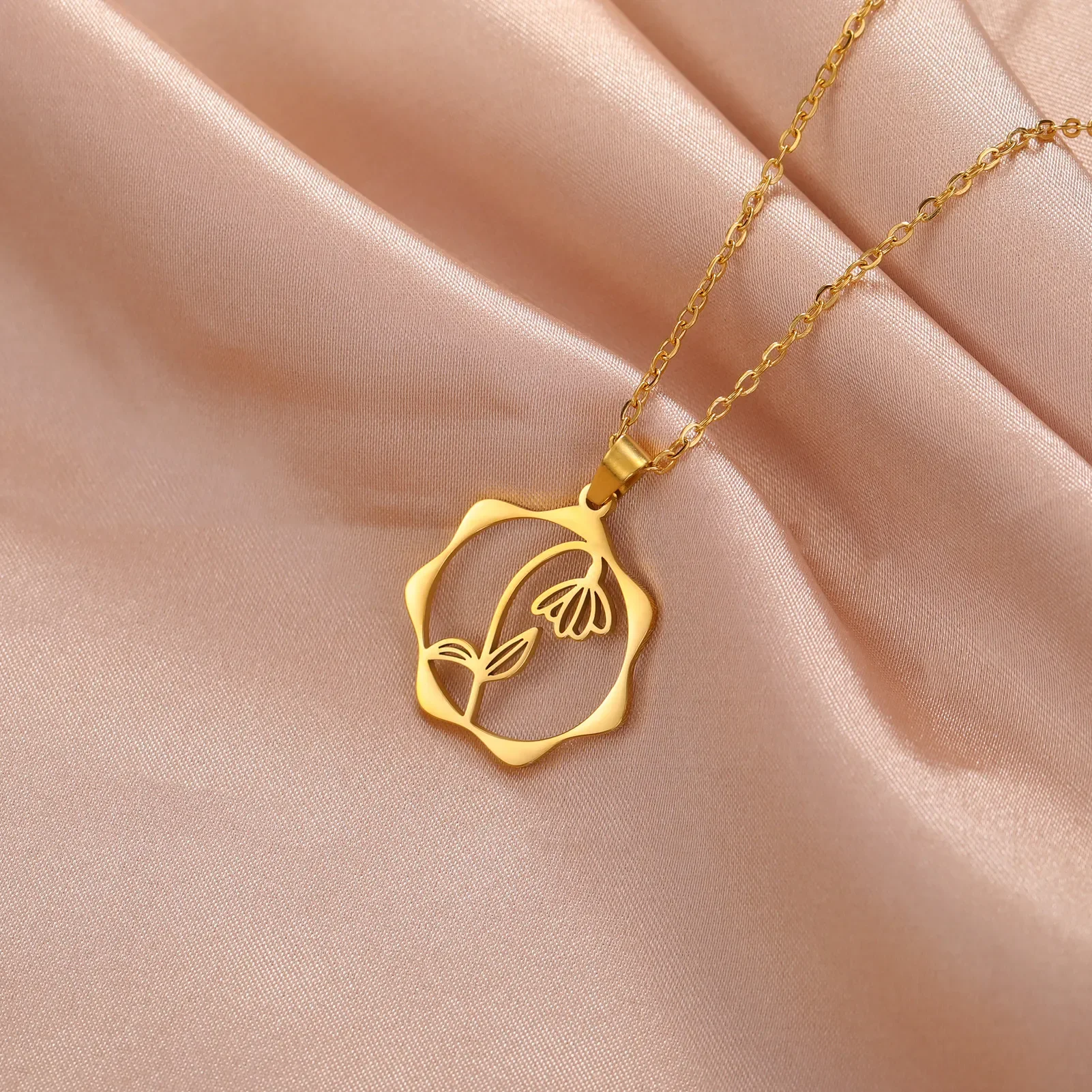 Skyrim Birth Flower Necklace S - đánh giá và giá Birth Flower Necklace