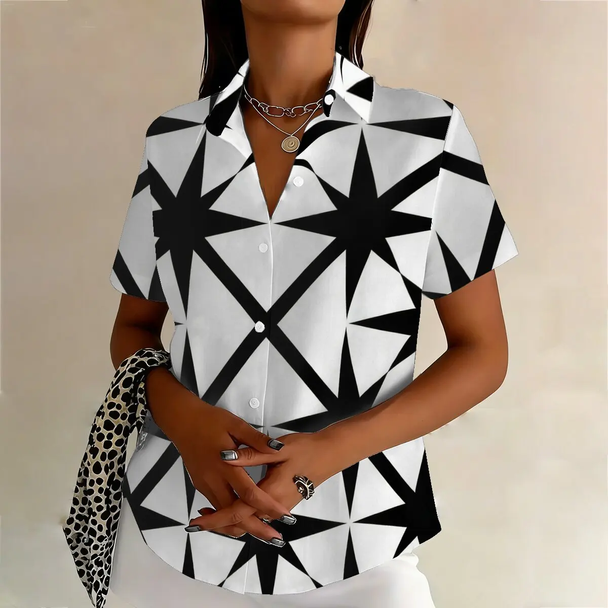 Summer women's plus-size short-sleeve shirt,simple black and white tones,exquisite details,suitable for commuting,casual wear