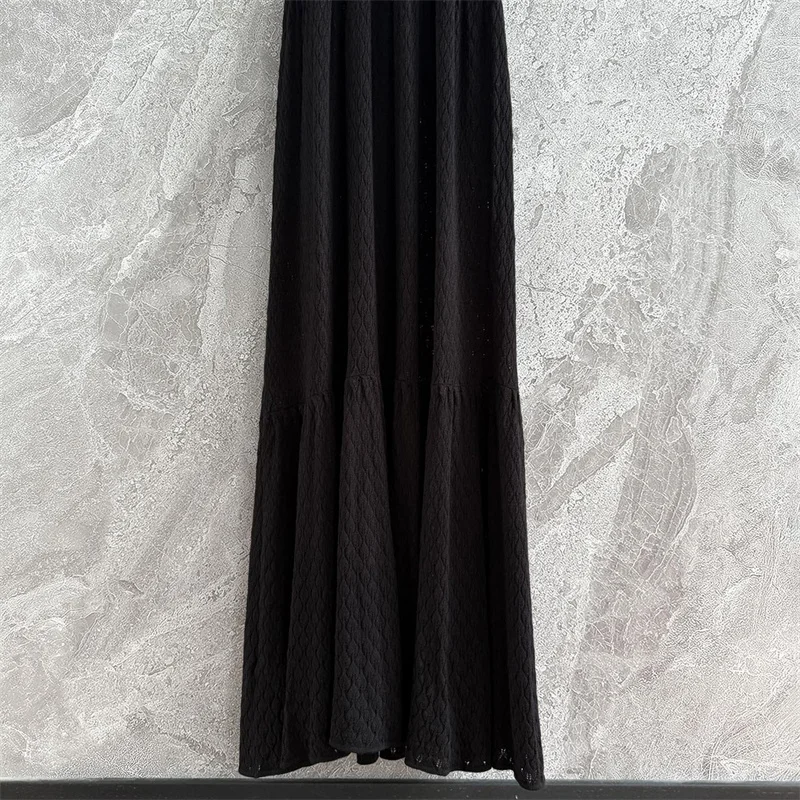 Damenkleider Neues, elastisches, gestricktes, ausgehöhltes langes Kleid für den Herbst 2022, mit Blumen besticktes Hosenträgerkleid, lässige Partykleider