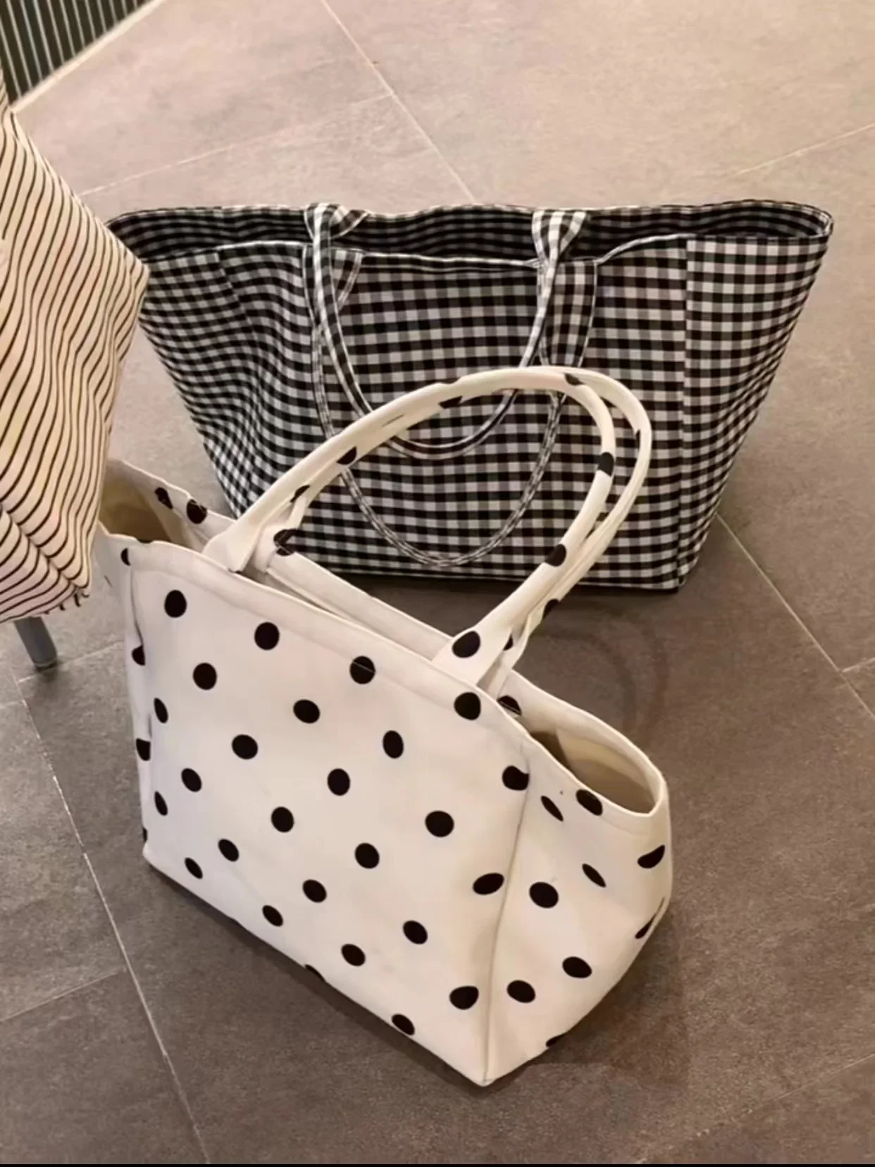 

2025 Niche Design Striped Canvas Commuting Shoulder Underarm Bags College Student Handheld Tote Bag