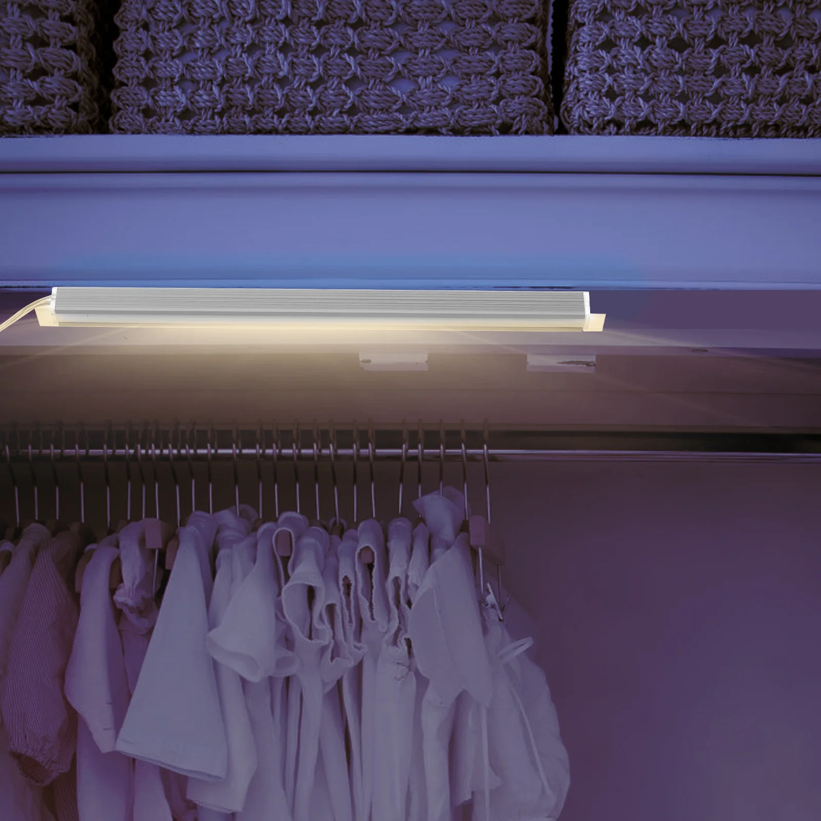 2 Pcs Rechargeable Cabinet Lights Under Closet Kitchen Unit LED Lighting Strip Under-counter Fixtures