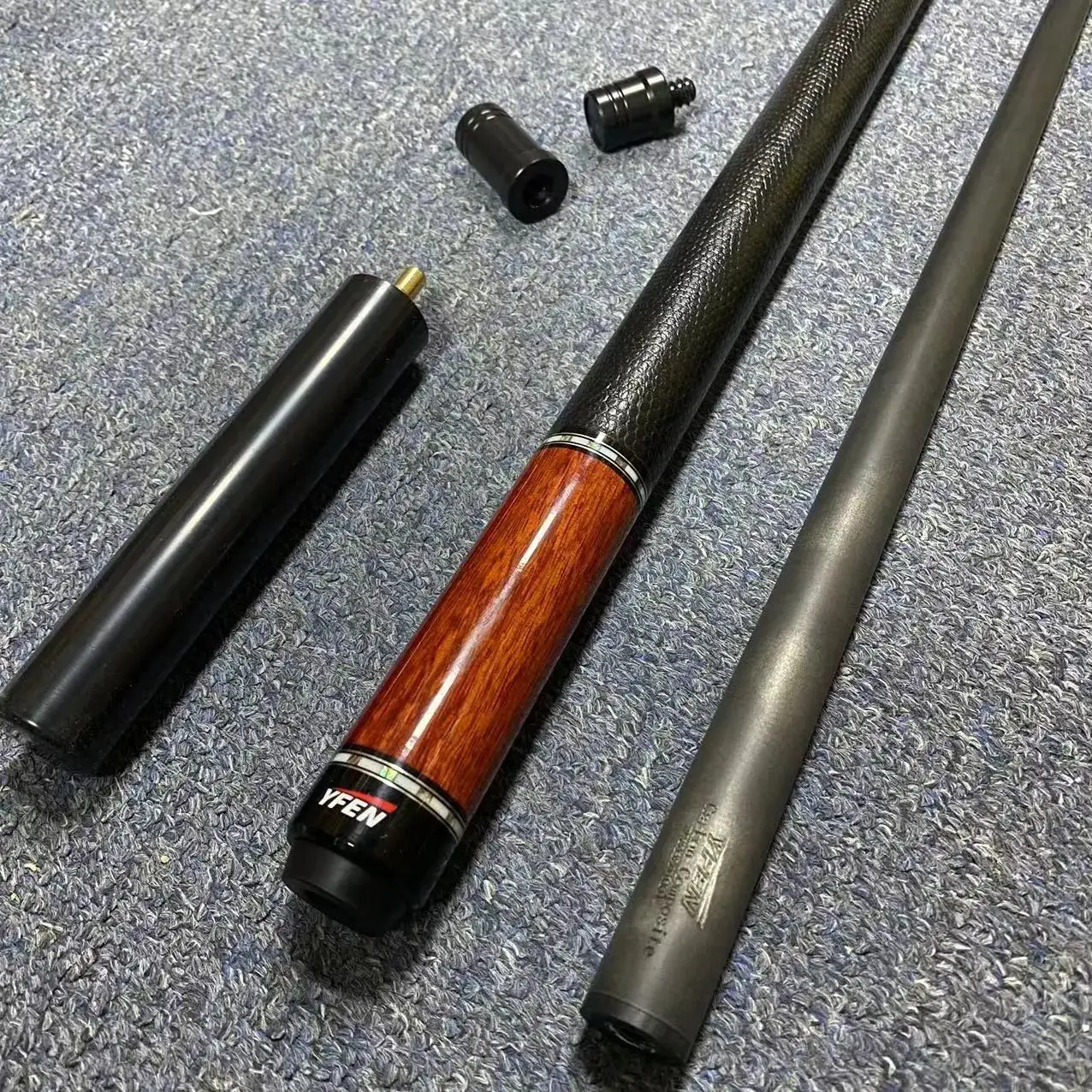 Hot SellerHigh-End 12.5mm Tip Billiard Pool Cue Handmade Yifen Carbon Fiber Shaft and Maple Butt with Extension High Quality