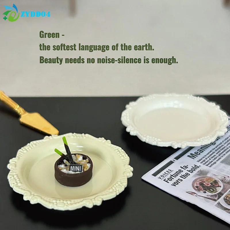● 3 szt. Miniaturowe talerzyki do ciast do domku dla lalek, mini retro rzeźbione tace, kuchenne talerzyki na jedzenie, zabawka dla lalek w skali 1/6 1/12, akcesoria do domku dla lalek