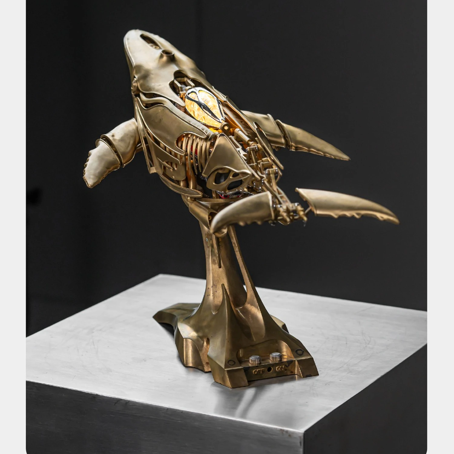Pre-sale Mechanical Whale Assembly Kit Metal Mechanical Humpback Whale with Bionic Light Effect Movable Desktop Ornaments Toy