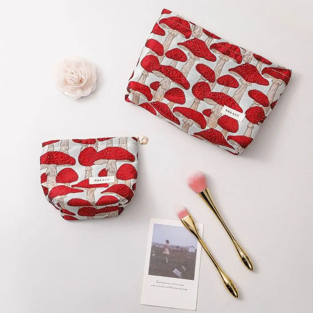 

Простота холщовая косметичка с принтом красных грибов, кошелек для монет, ключей, размер M/L, сумка для хранения, свадьба