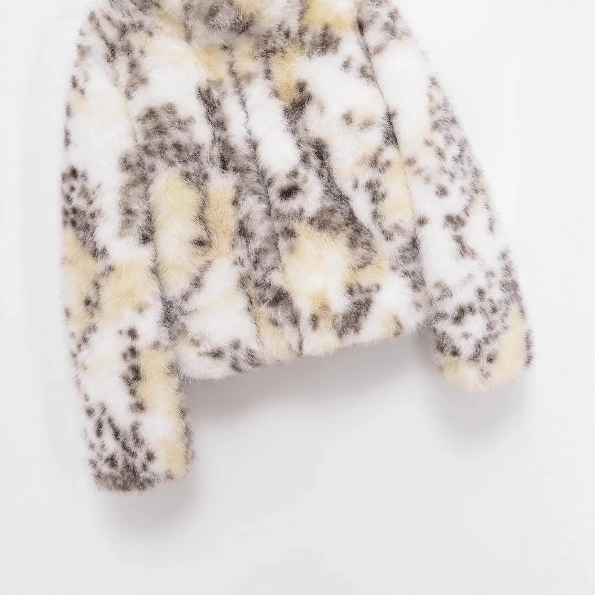 معاطف شتوية من الفرو الصناعي المنفوش مطبوعة على شكل حيوانات لعام 2025 للنساء سترة أنيقة سميكة للدفء وياقة ثابتة ملابس خارجية بأكمام طويلة للسيدات في الشارع #6