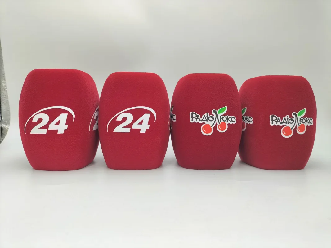 Microfono in schiuma quadrata stampato con logo personalizzato Spugna in schiuma floccata Logo fai-da-te Parabrezza Microfono video Parabrezza Stazioni TV Intervista