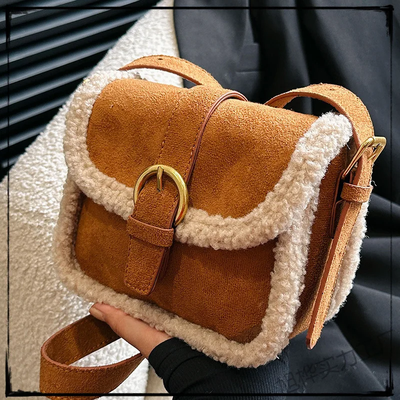 

Осенне-зимняя плюшевая сумка, женские корейские ретро маленькие квадратные сумки, новые замшевые сумки через плечо из овечьей шерсти в стиле пэчворк