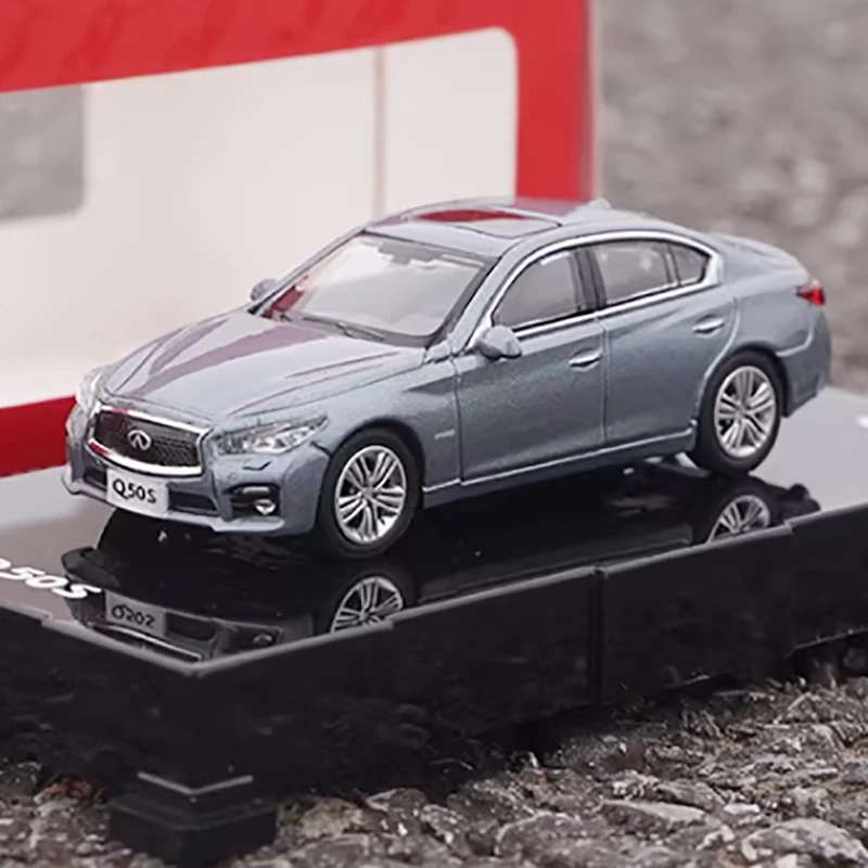 

Масштабная модель автомобиля Q50S из сплава 1:64, готовый продукт, имитационная игрушка, коллекционный подарок, статическая модель для демонстрации