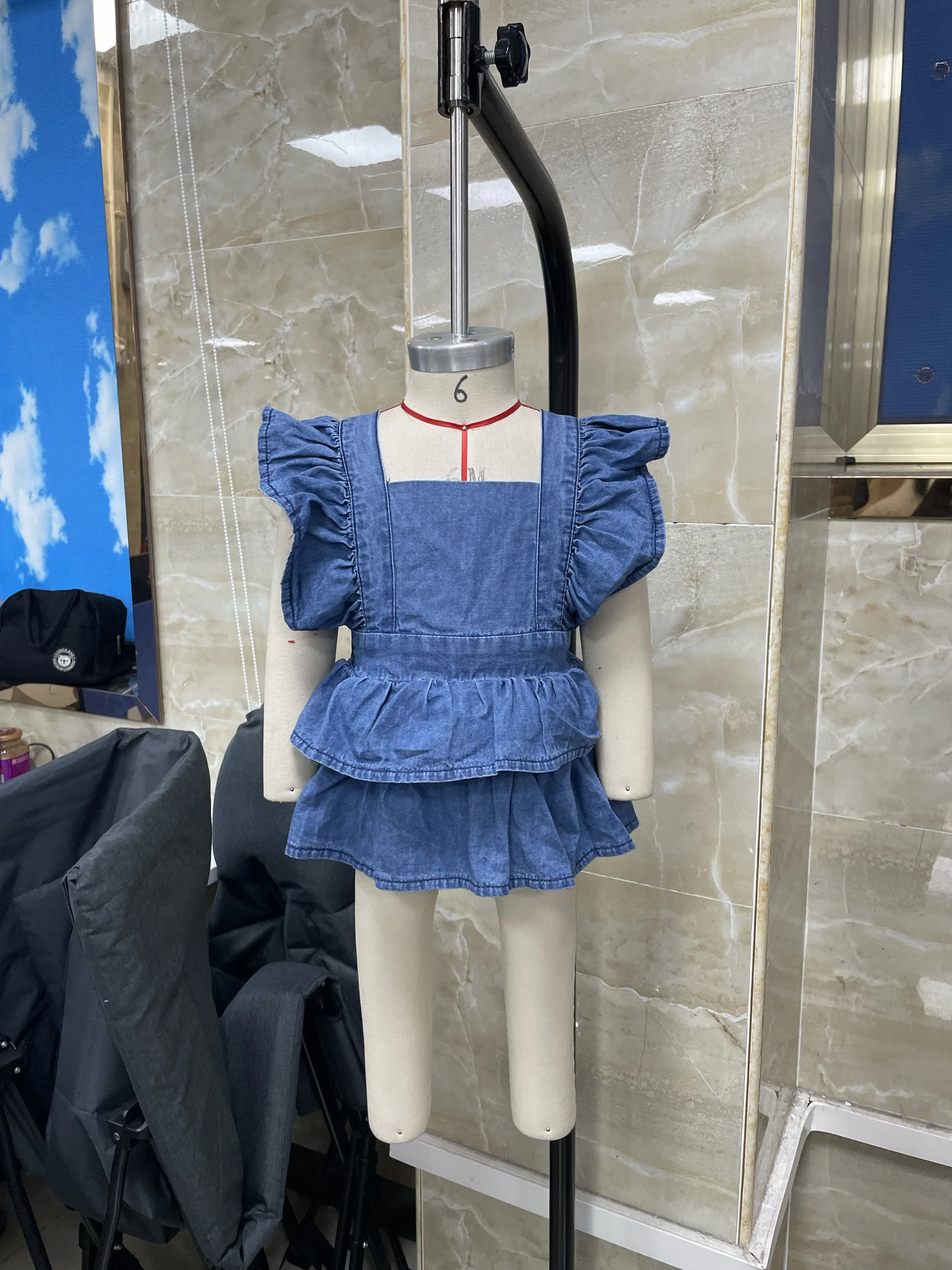 

Наряд для девочек, многослойный джинсовый комбинезон с рукавами-крылышками для маленьких девочек и повязкой для волос с бантом, летняя одежда для новорожденных