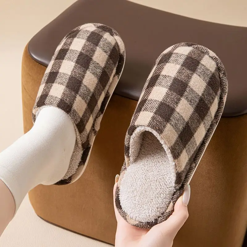 2026 Winter Plush House Slippers Women Men Anti-Slip Warm Indoor Fuzzy Slippers Couples Home Quiet Soft Cotton Shoes