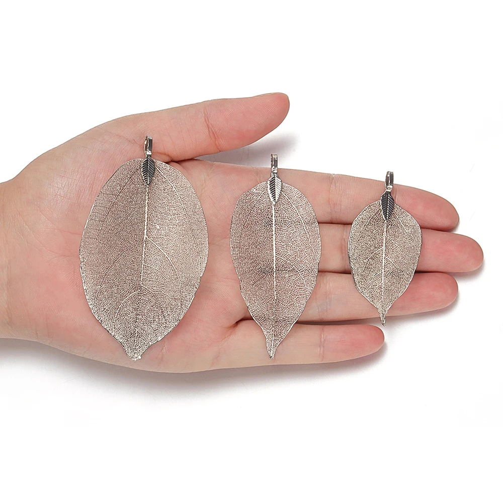 2pcs/1pair Leaf Charms Pendants Ladies Girls Special Leaves Leaf Sweater Pendants Charms for Jewelry Making DIY Craft for Women