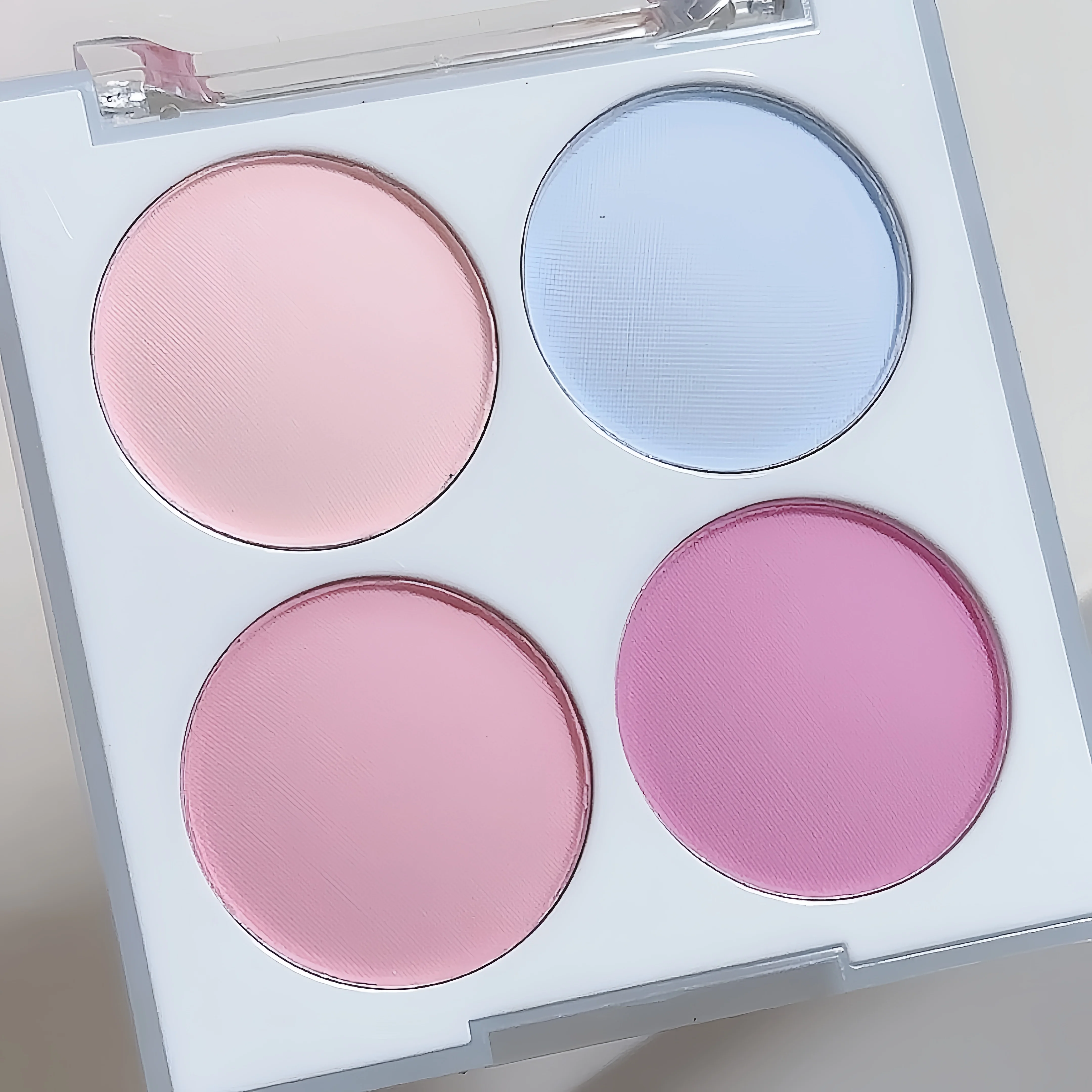 Set di fard in polvere opaca da 4 colori - Illuminatore cosmetico per illuminante per guance per trucco viso dal tono dolce e caldo per una bellezza del viso migliorata
