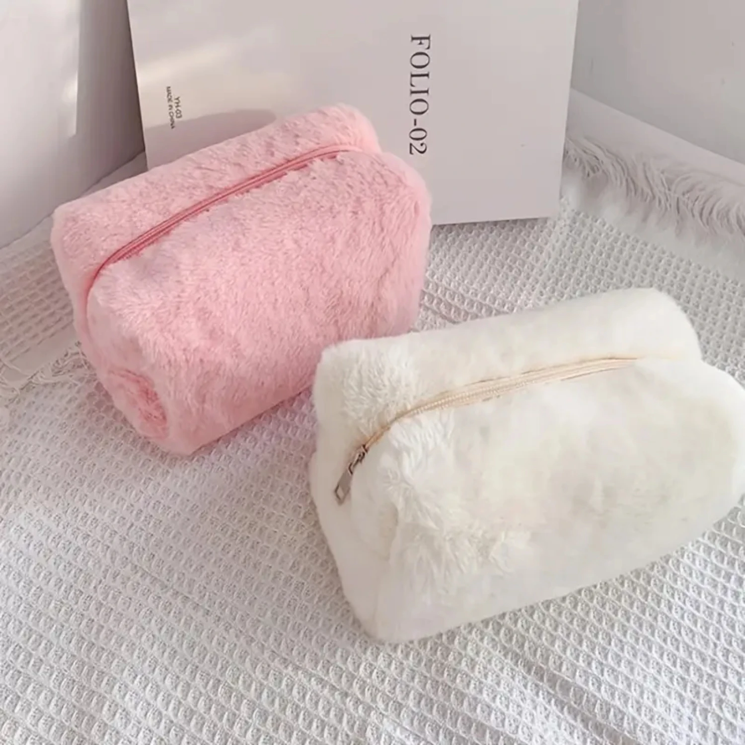 

Travel Makeup Bag Women's Soft Plush Cosmetic Bag Fluffy Cosmetic Makeup Storage Bag Travel Wash Storage Bag Handbag Cosmetic Ba