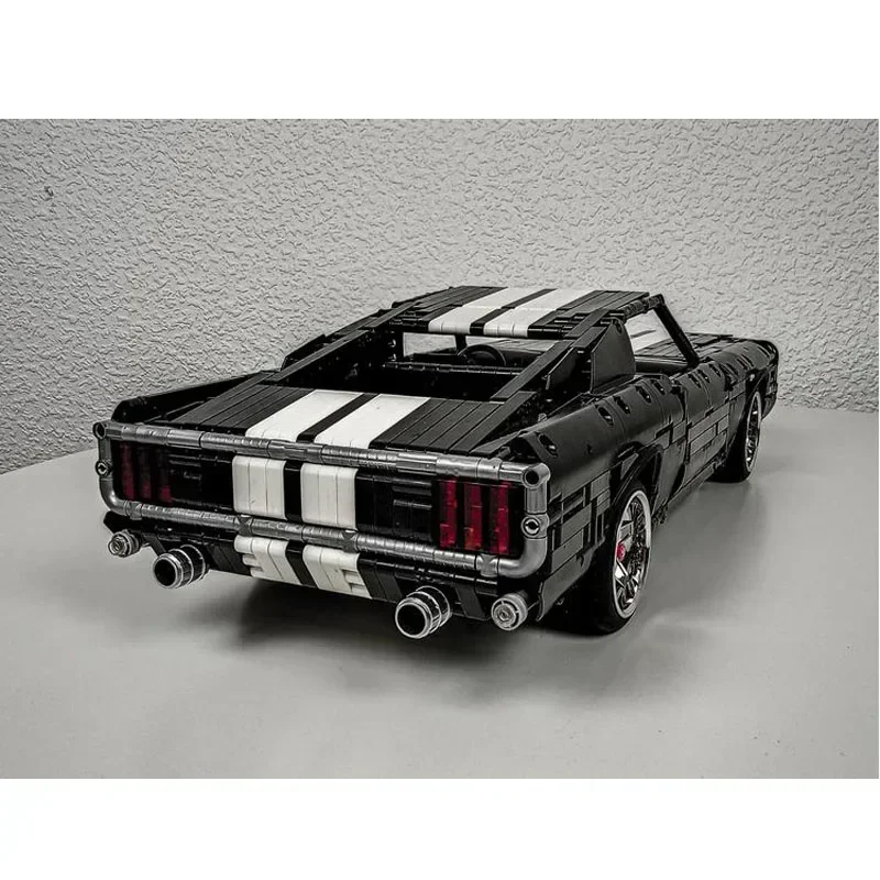 MOC- 137695   ブラック スーパーカー ファストバック 1:10 アセンブリ ビルディング ブロック モデル • 1831 パーツ カーパーツ 大人 子供 誕生日 おもちゃ ギフト