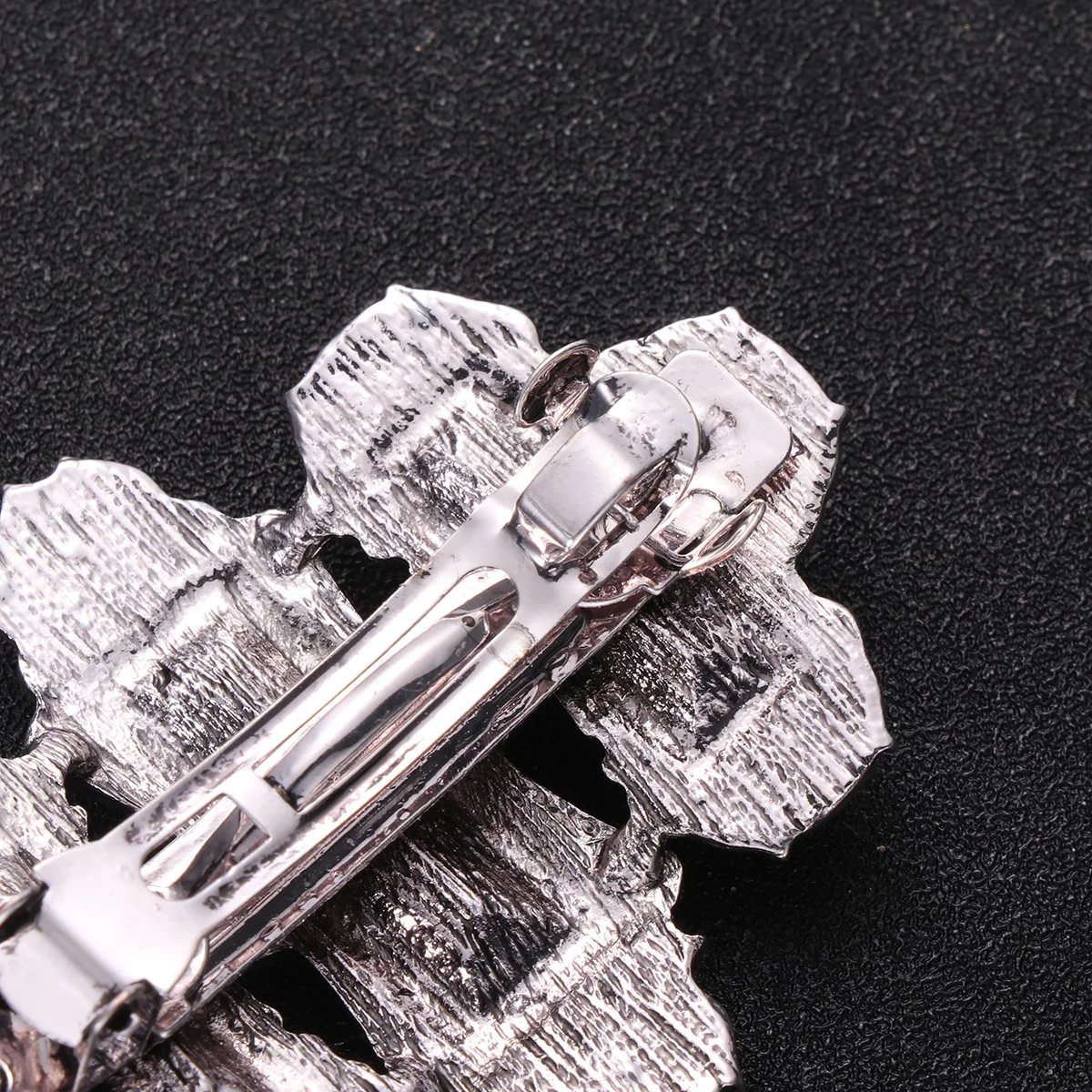 

1Pcs Durable Alloy Crystal Hair Clip Stylish Ponytail Decoration Silver Purple Fashion Exquisite Design Gift Female