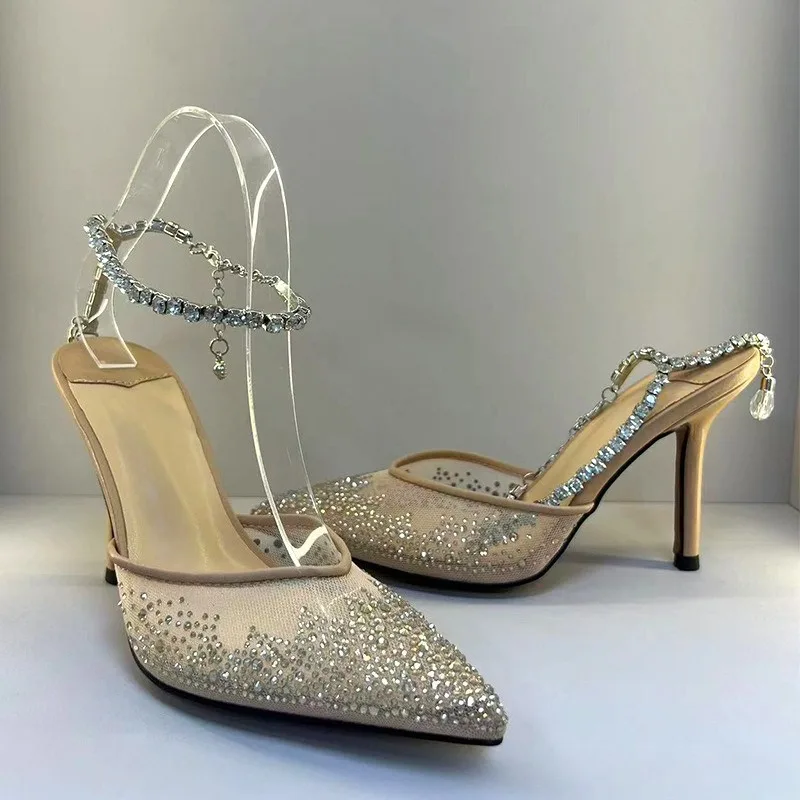 Роскошные женские вечерние свадебные туфли на высоком каблуке, элегантные туфли на шпильке со стразами и цепочкой на щиколотке, летние женские современные сандалии для выпускного вечера