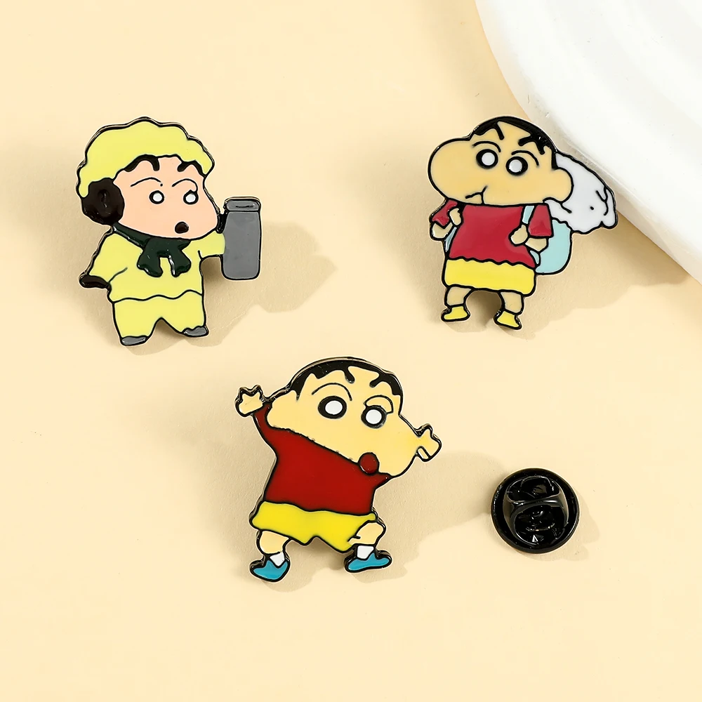 Japan Anime Crayon Shin Chan Revers Pins Rucksack Jeans Emaille Brosche für Frauen Cartoon Abzeichen Mode Schmuck Lustige Kind Geschenke