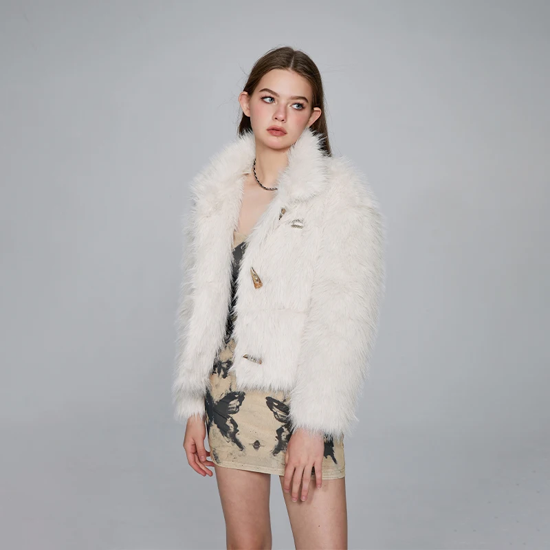 Fashion Hot Girl Sexy Fake Fur Outerwear 2023 Autumn and Winter Sweet Solid Color Long Sleeve Horn Button Slimming Short Coat