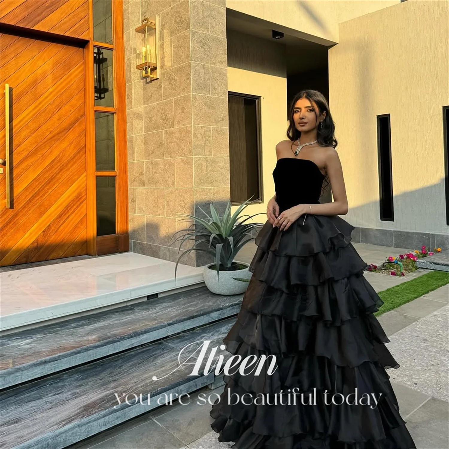 

Aileen Black Evening Dresses Women Elegant Womens Party Dresses for Special Occasions Customized Women's Dress Multi-layer Serin