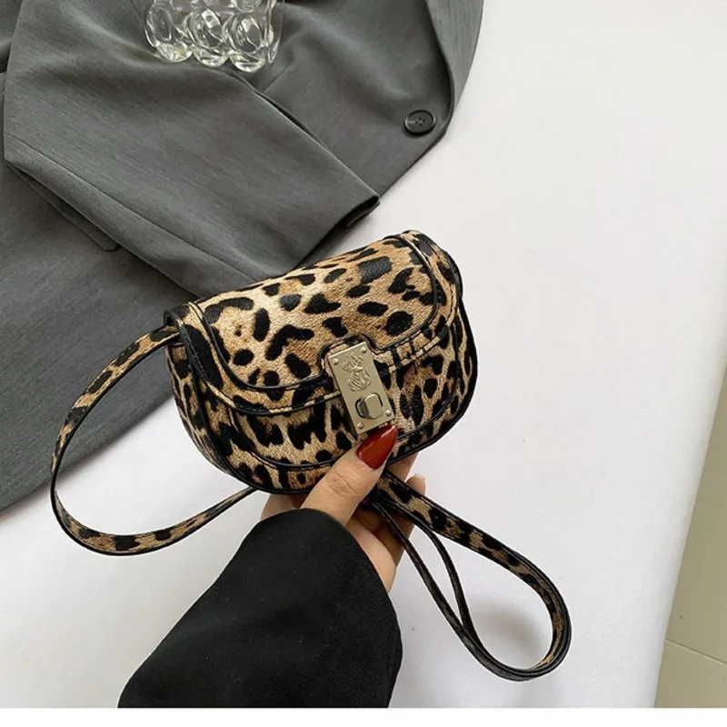 

KK 2024 New Fashionable Fashion Women's Bag, Fashionable Mini Change Lipstick Women's shoulder handbags women Bag female