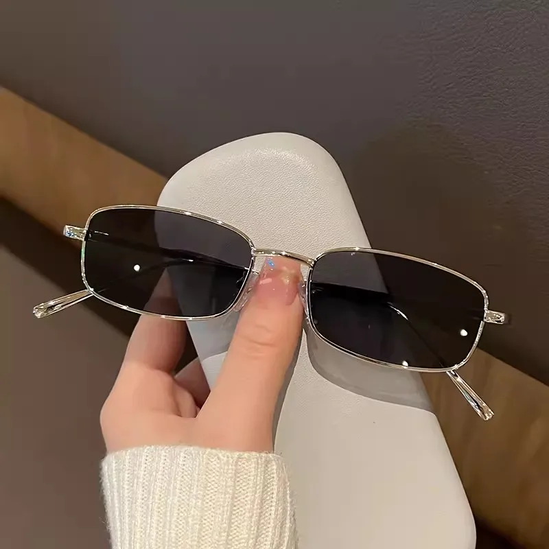 Retro Metal Narrow Frame Eyewear Square Sunglass Sun  display picture 1