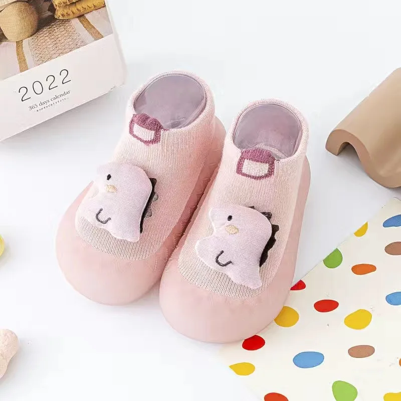 2024 primavera/estate nuovo bambino simpatico cartone animato calzini da pavimento per uomini e donne bambini suola morbida antiscivolo scarpe da