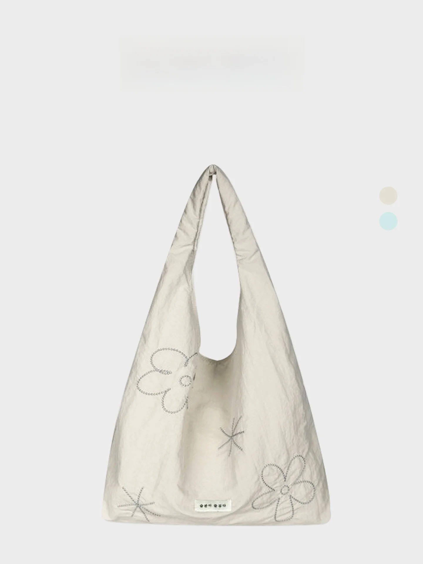 

Elegant Embroidered Flower Canvas Tote Bag Women's Large Capacity Single Shoulder Bag Style Commuting Handbag 2026 New