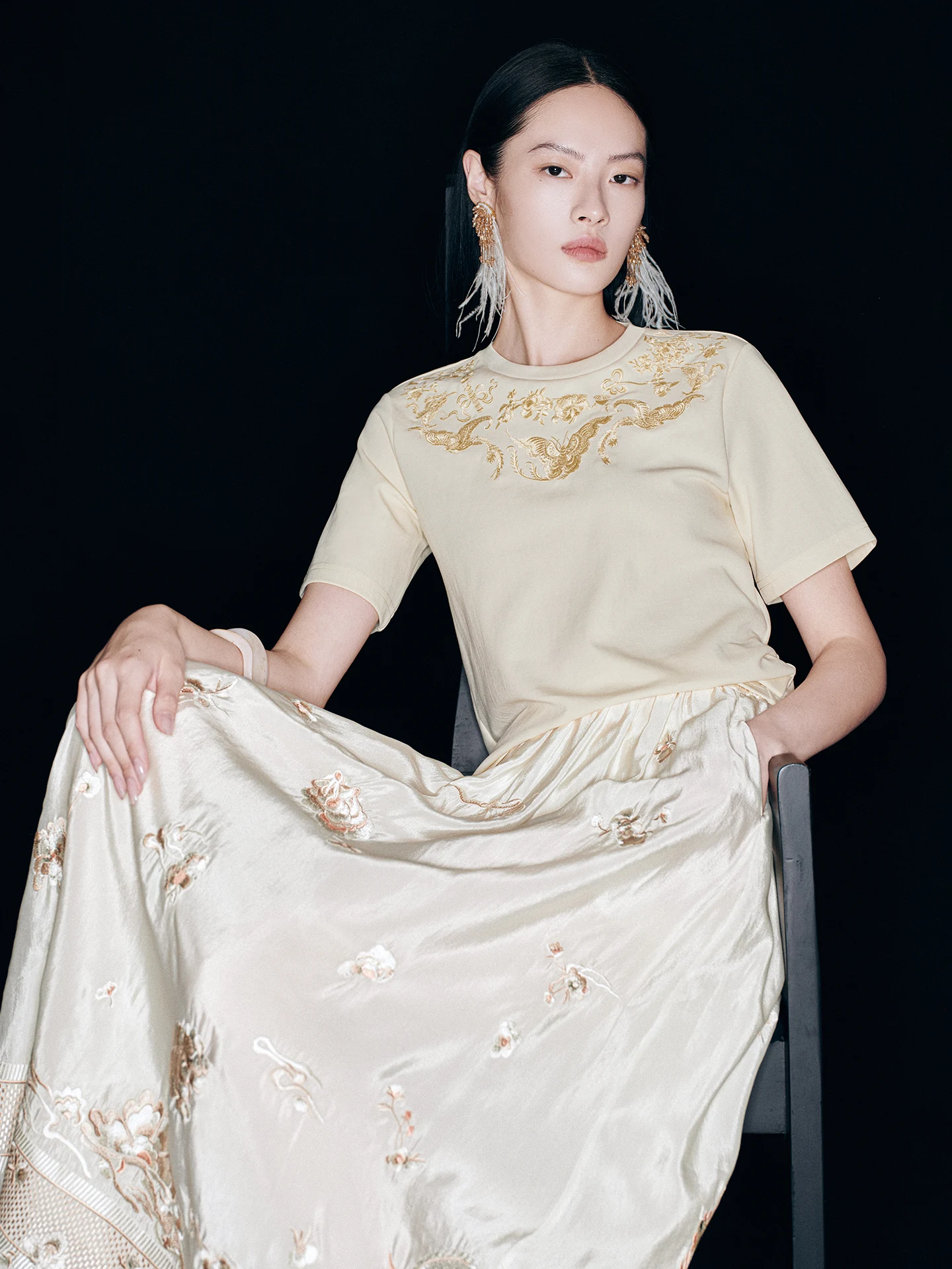 

Exquisite ort Sve T-irt Embroidery Cotton Sweat-ng Ladies Stand Fit round Ne Top for Summer