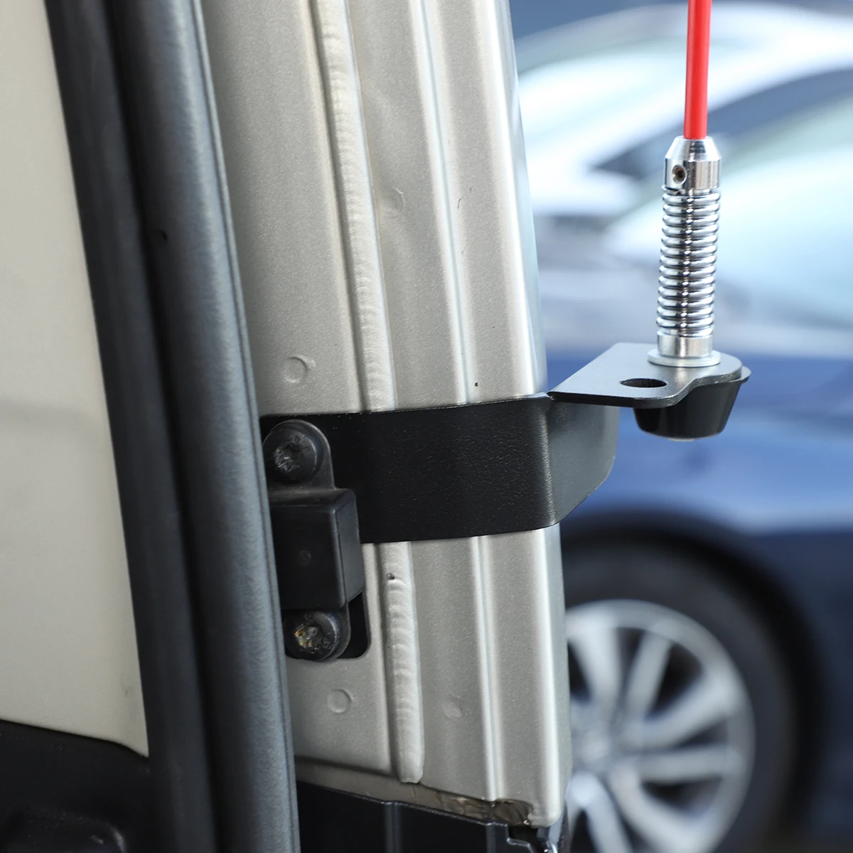 

1 Pcs Metal Car Tailgate Antenna Mount Bracket Base Holder For Land Rover Discovery 3/4 Rear Tail Light Antenna Holder Support