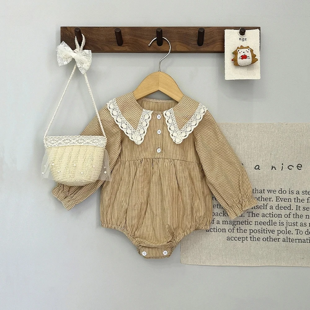 

Милый комбинезон с кукольным воротником для маленьких девочек, осенний детский комбинезон в полоску с длинными рукавами и принтом, корейская версия, детская одежда цвета хаки