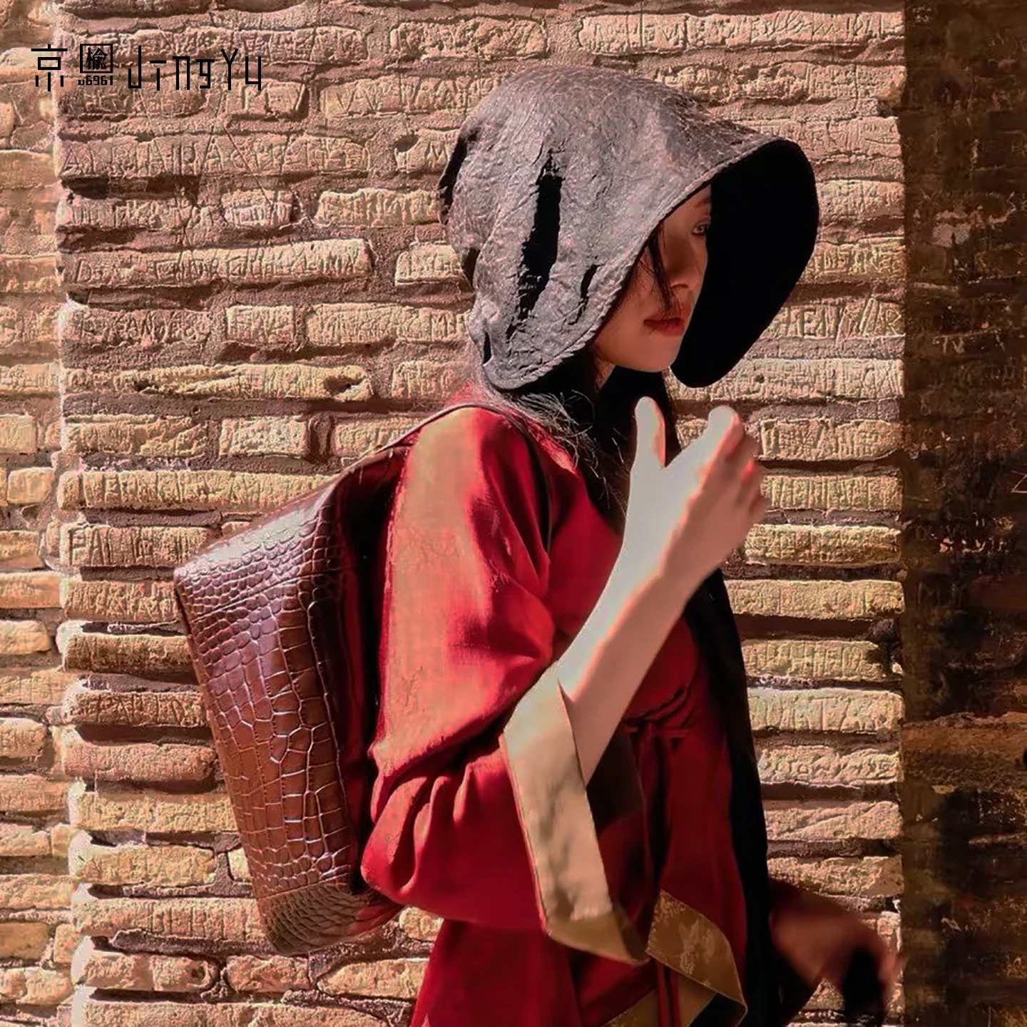 cappello-da-pescatore-in-seta-con-protezione-uv-e-fascia-stile-elegante-cappello-parasole-per-donne-alta-traspirabilita-regolabile-con-parte-superiore-arrotondata-e-tesa-larga