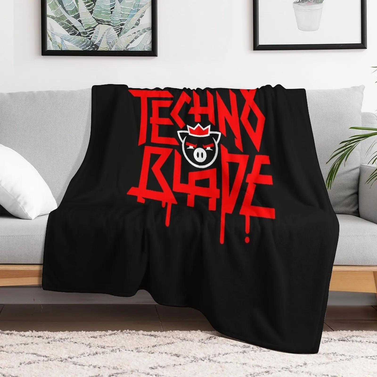 TechnoBlade Logo Red T-Shirt Throw Blanket Soft Polar Blankets For Sofas halloween Blankets