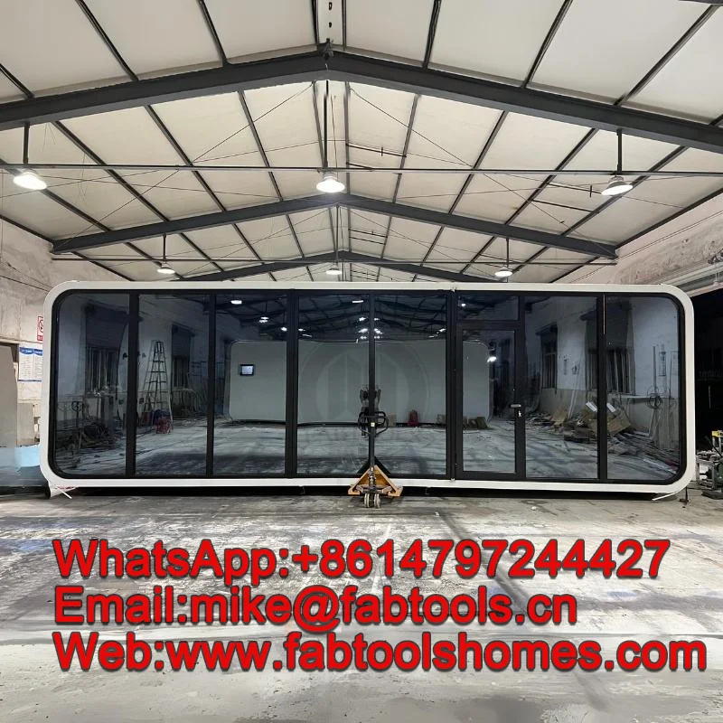 40ft Expandable Container House Prefabricated Steel Mirror Cabin with Sandwich Panel for Hotels