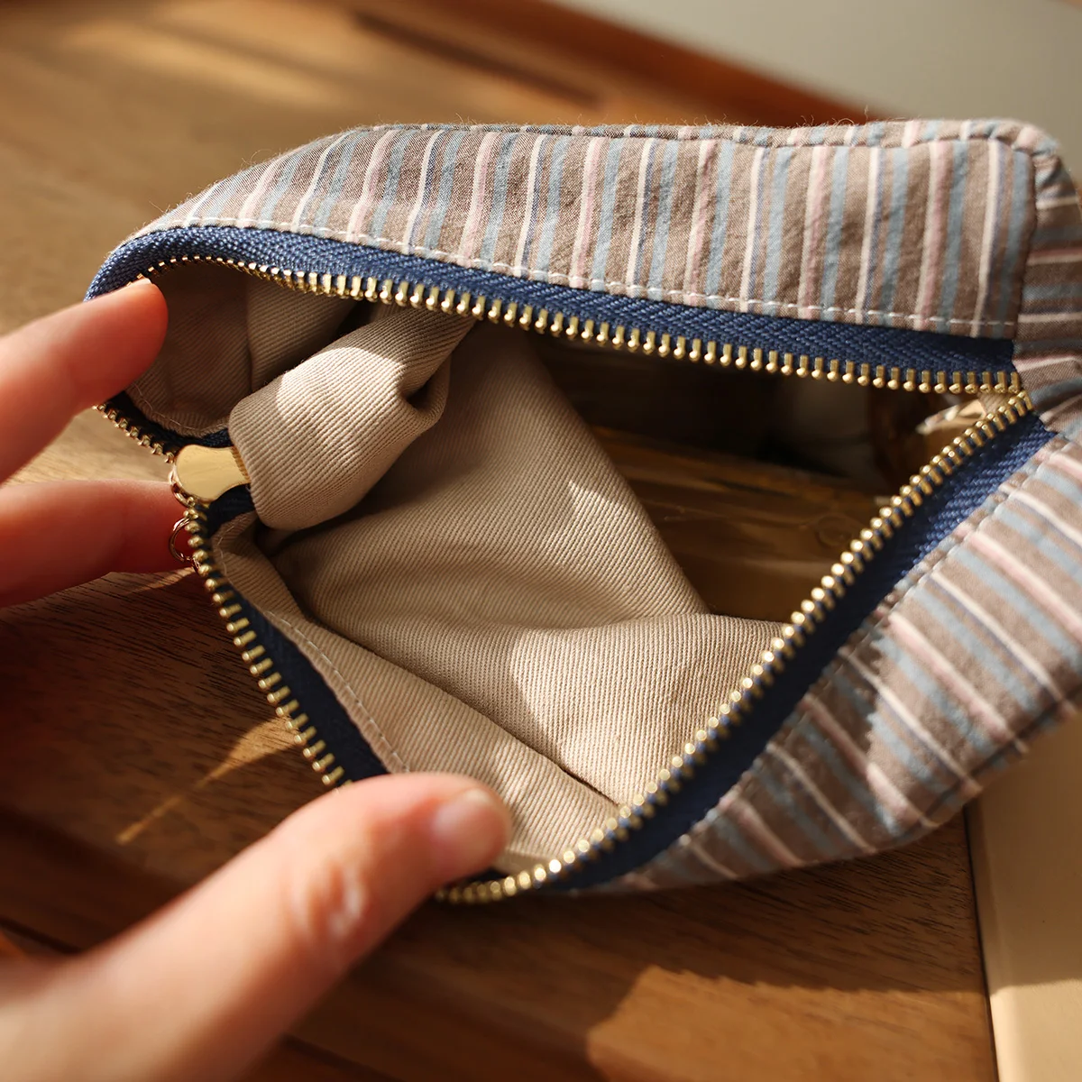 Checkered striped fabric cosmetic bag square three-dimensional zipper storage bag travel portable handbag liner bag makeup bag