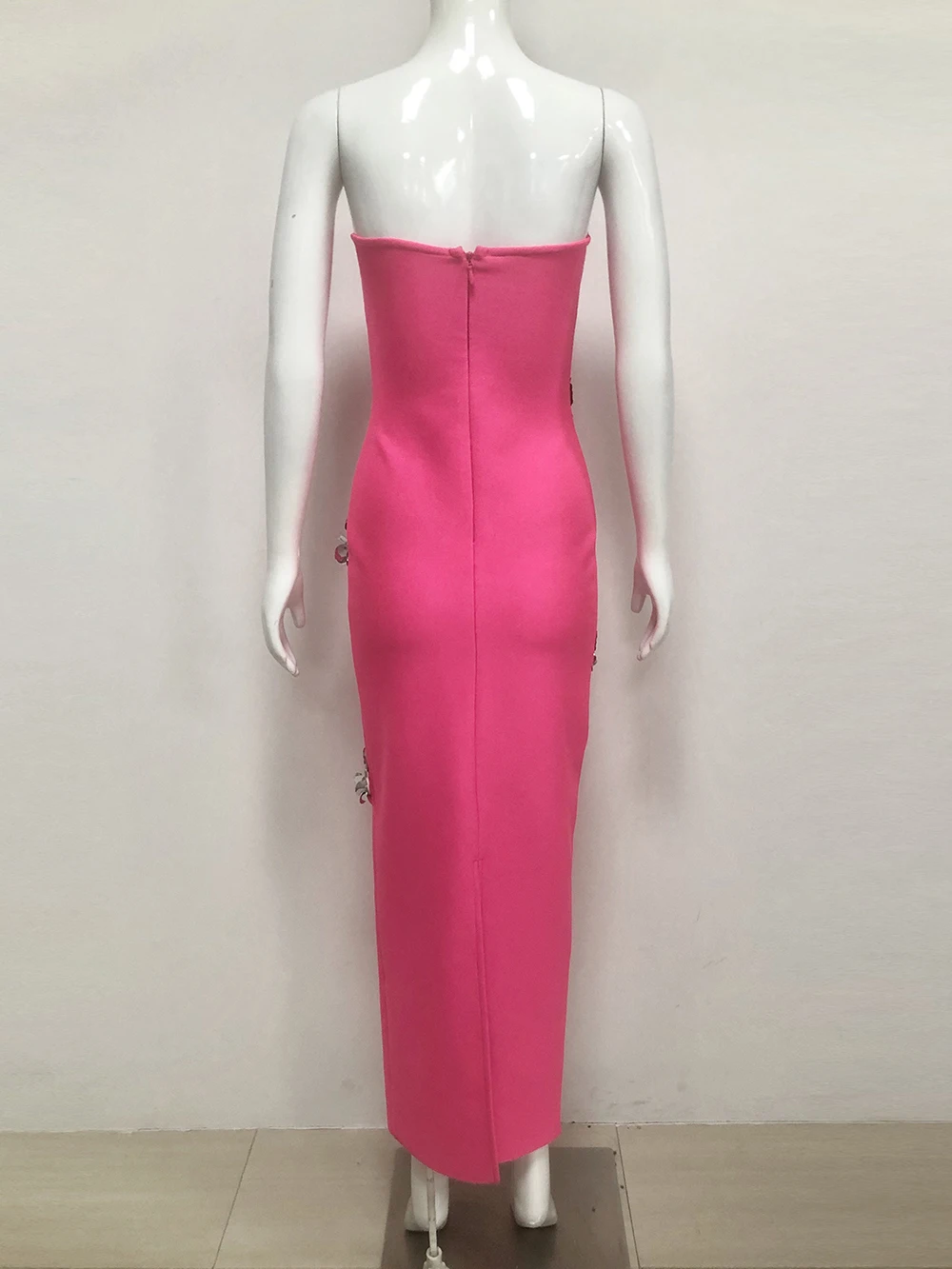 2025 Nuovo sexy senza spalline fatto a mano con perline fiore aderente lungo vestito dalla fasciatura donne eleganti abiti da sera di lusso per feste di compleanno