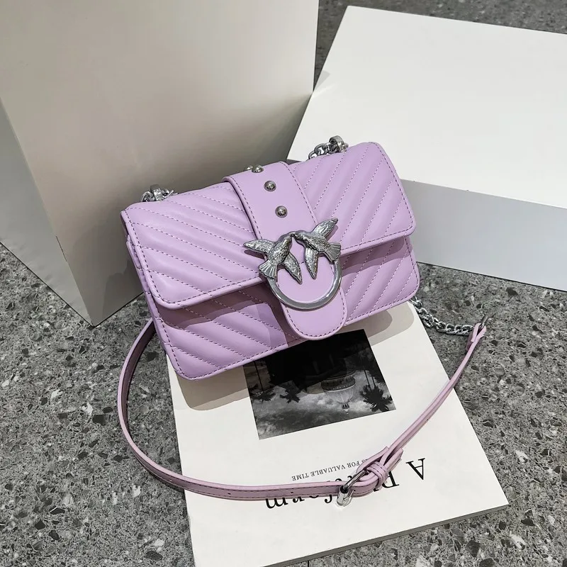 

Популярная женская сумка 2025 года. Легкая роскошная дизайнерская сумка — женская высококачественная, через плечо/мессенджер, подходит для пиджаков/пальтов.