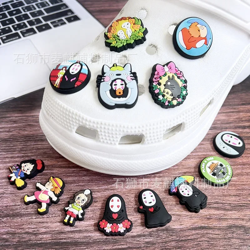 21pcs/set Anime Spirited Away Cool model Shoes Charms Silicone Croc Accessories Kids X-mas Gifts Wristband Hole Slipper Decor