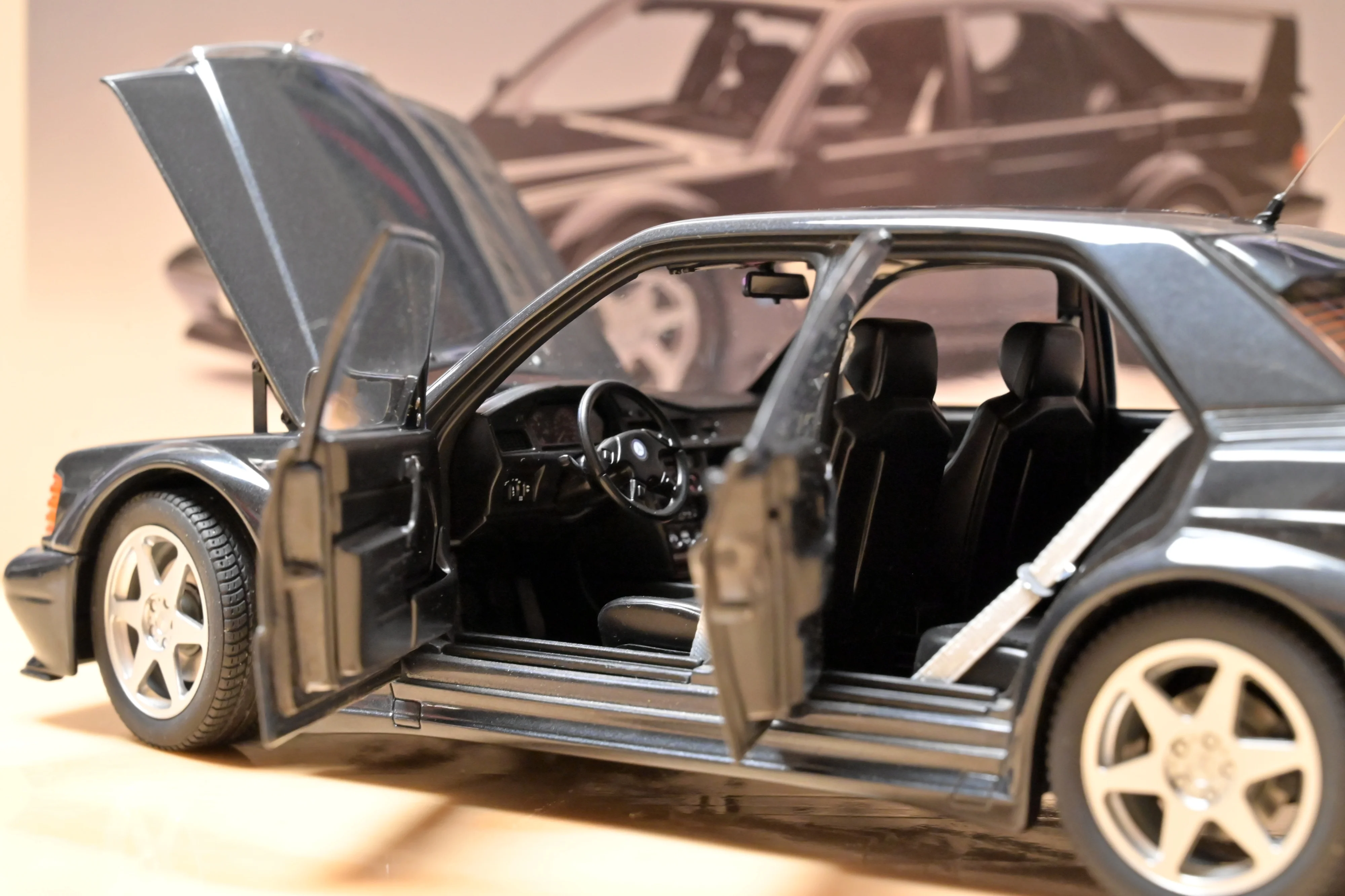 โมเดลรถยนต์ Autoart 1:18 190E 2.5-16V EVO2 สีดำ รุ่นจำลองลิมิเต็ดอิดิชั่น โครงสร้างโลหะผสมแบบเปิดได้ทุกส่วน ของเล่นสะสม ของขวัญ