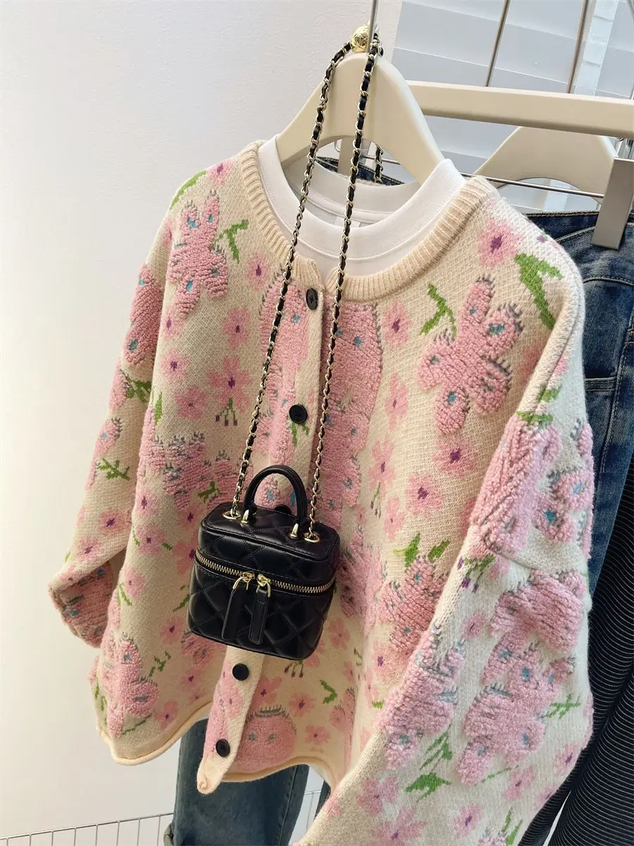 Retro floral sweater jacket for women in autumn and winter 2023, new Japanese style loose design, knitted cardigan trend