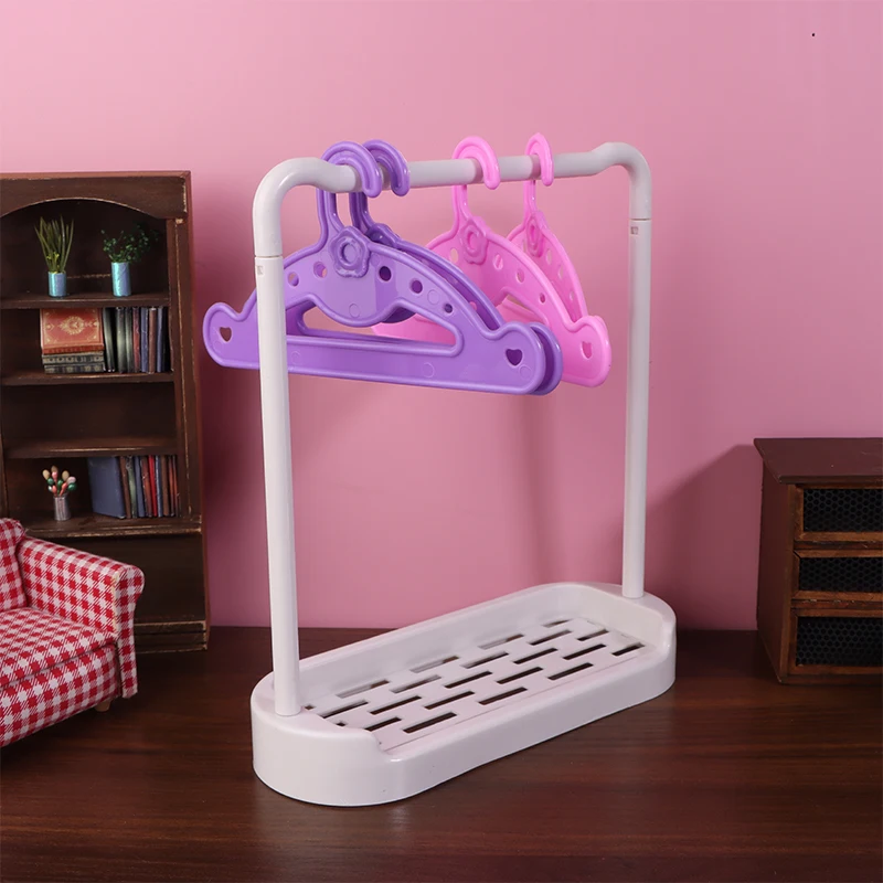 1Set Poppenhuis Miniatuur Katoenen Pop Kleerhanger Rack (1Pc Kledingrek + 4/8 Stuks Hangers) kerstsok Rack Pop Accessoire
